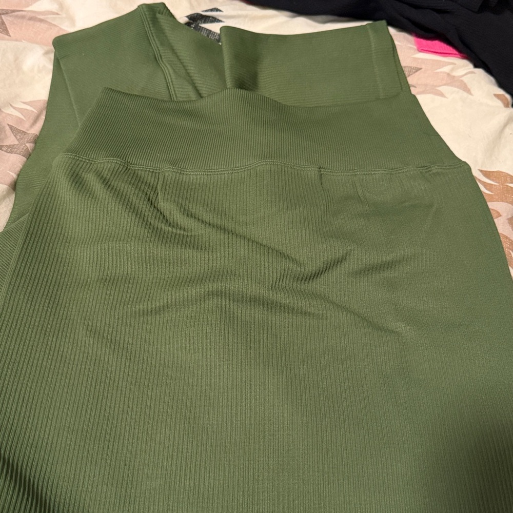 Oqq Green cross over waist Skirt - Picture 4 of 4